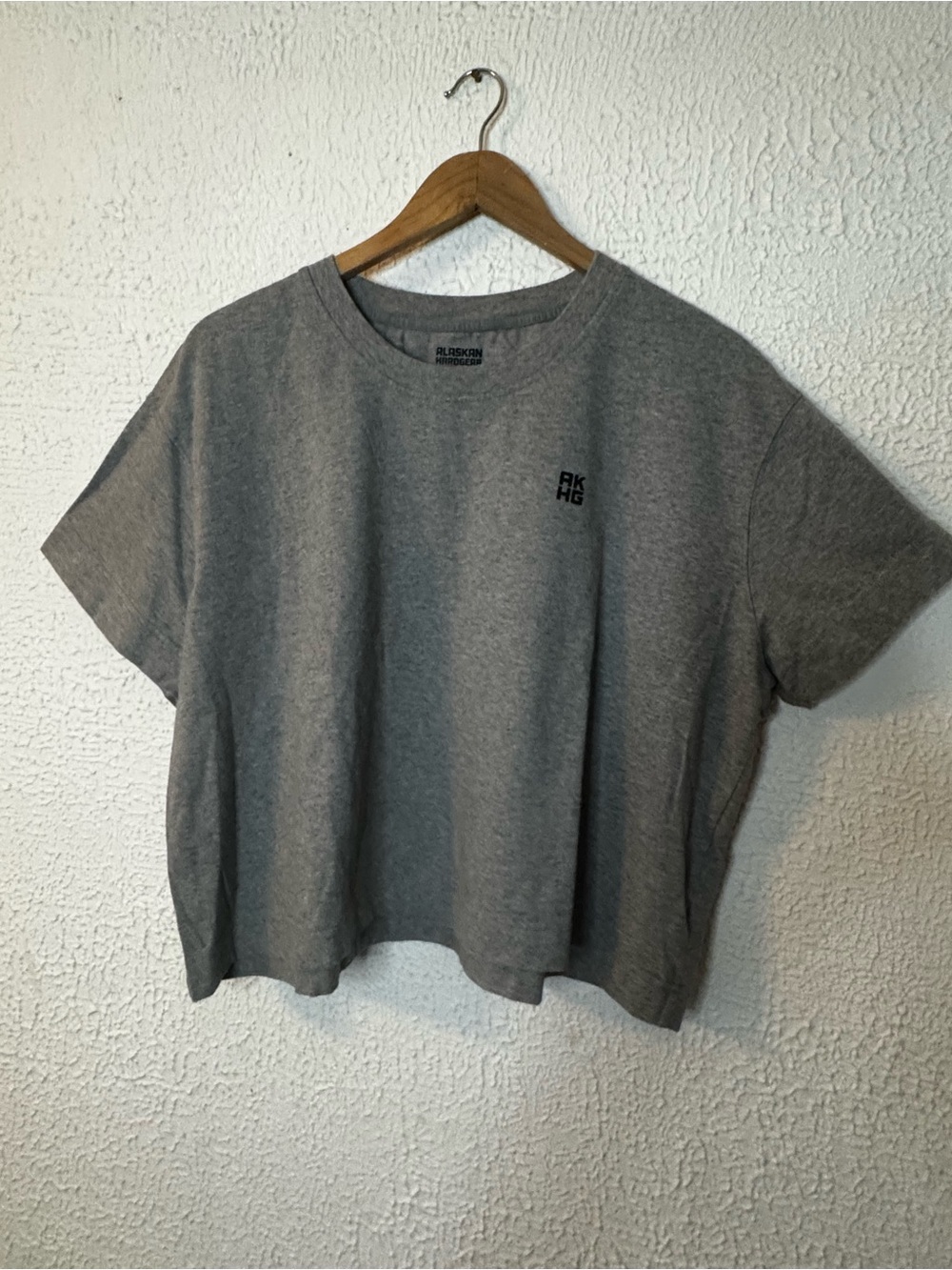 Duluth Trading Co Gray Relaxed Crop Tee